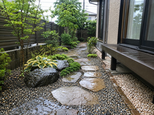 雨の外構